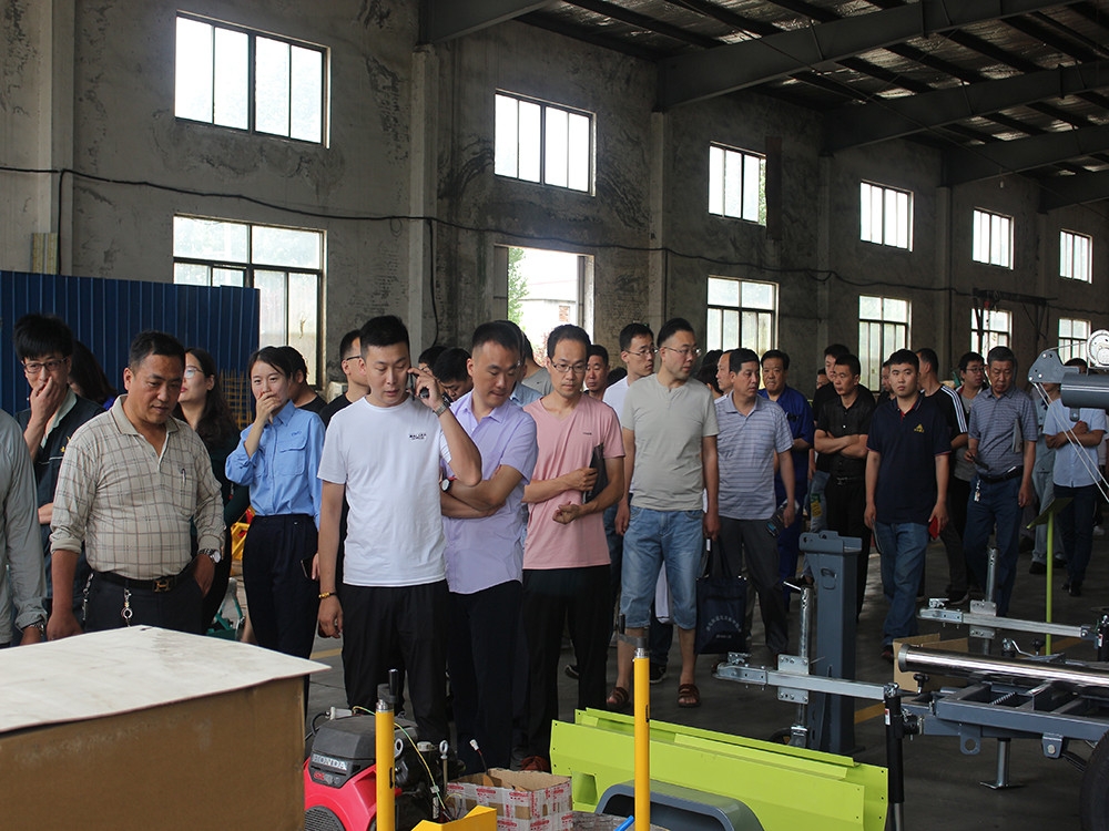 热烈欢迎山东思拓瑞克全国代理商莅临公司参观