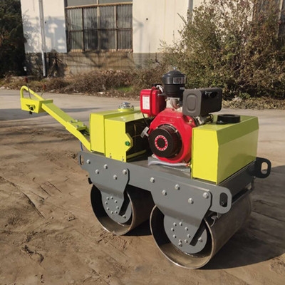 手推式双钢轮小型压路机省油方法