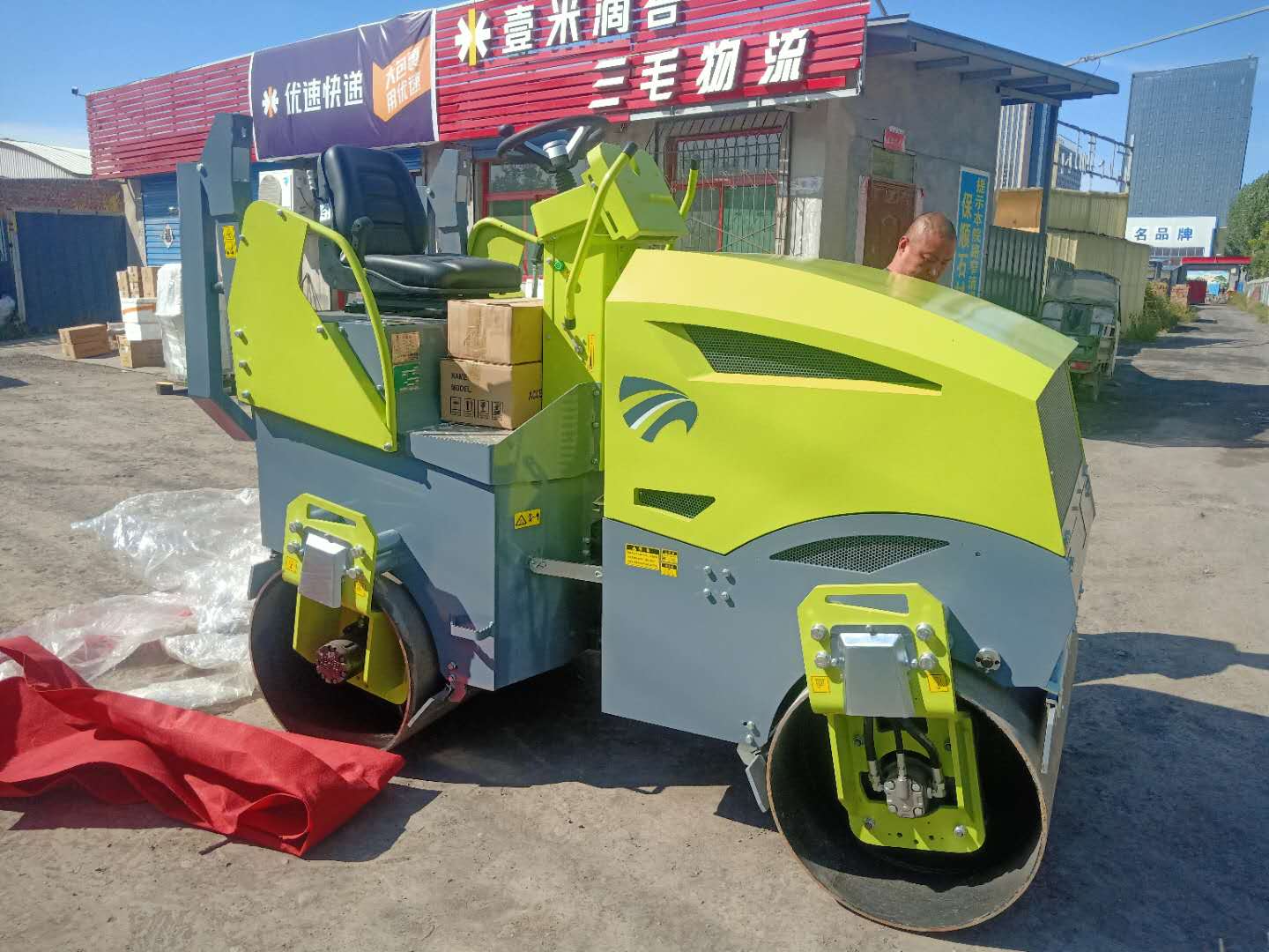 春季施工，小型压路机碾压路面如何做到有序效率高？