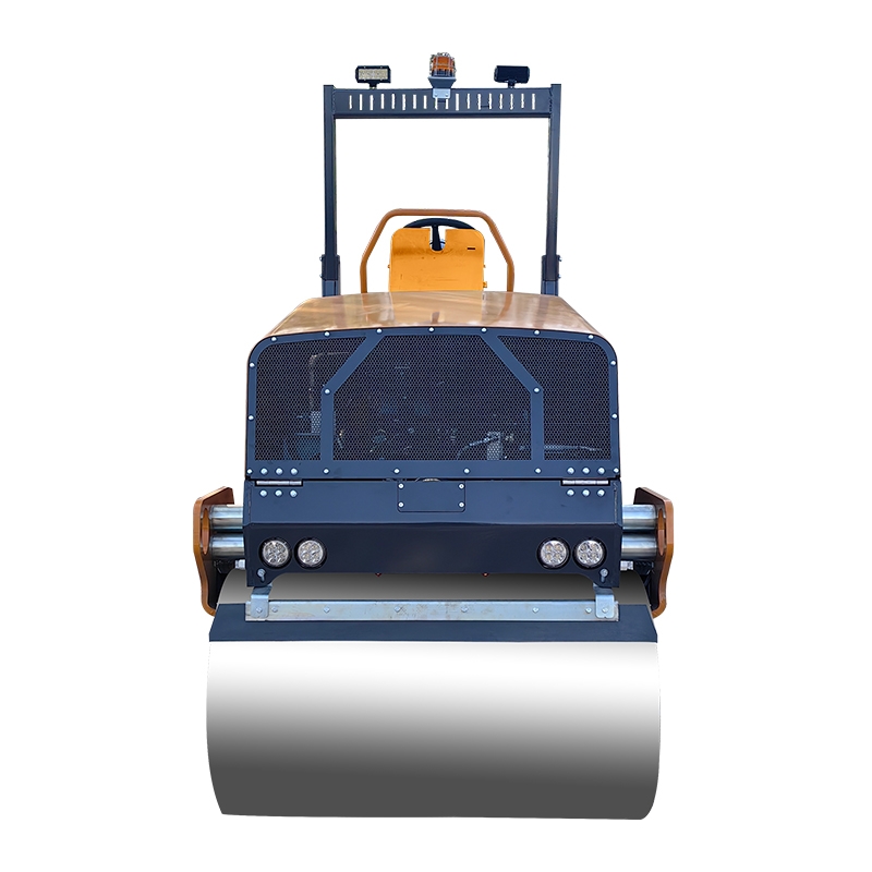 春暖花开复工忙，小型压路机先登场