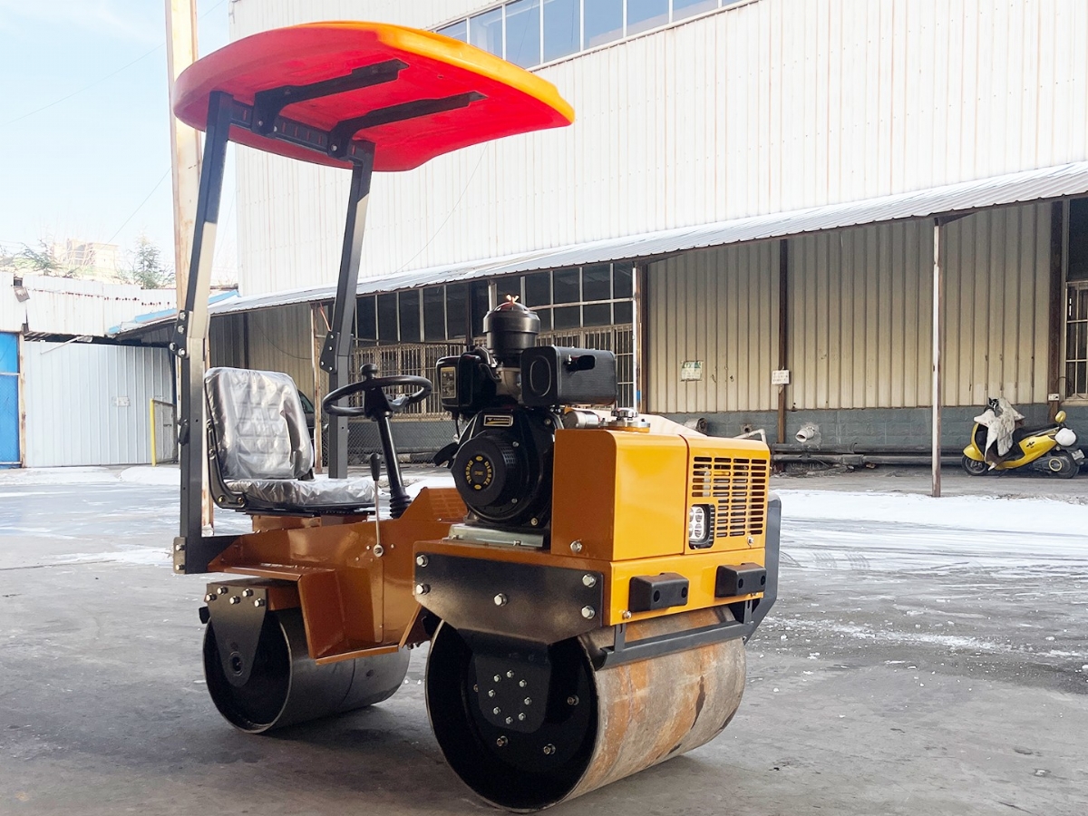 小型压路机购买后的注意事项